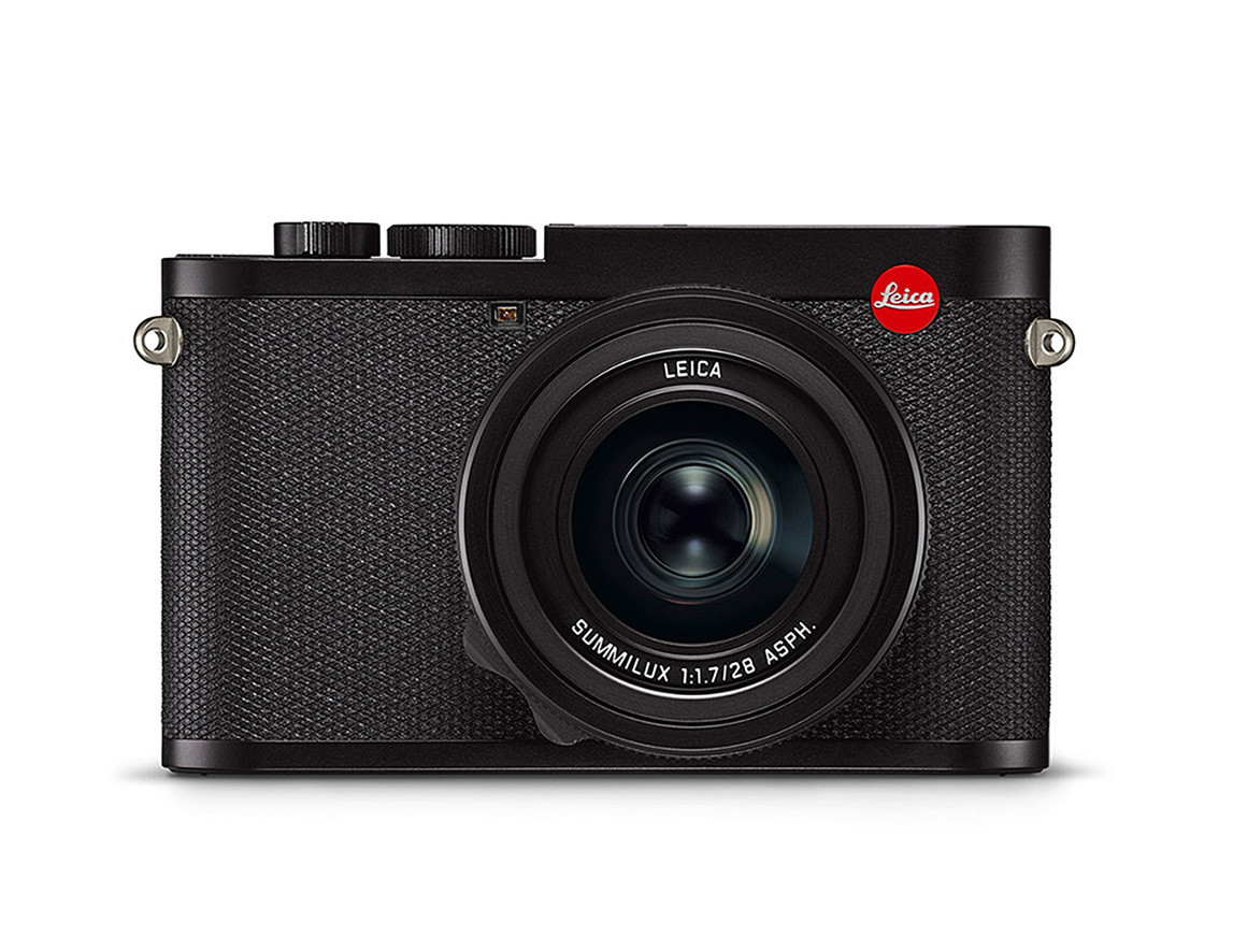 Black Leica camera